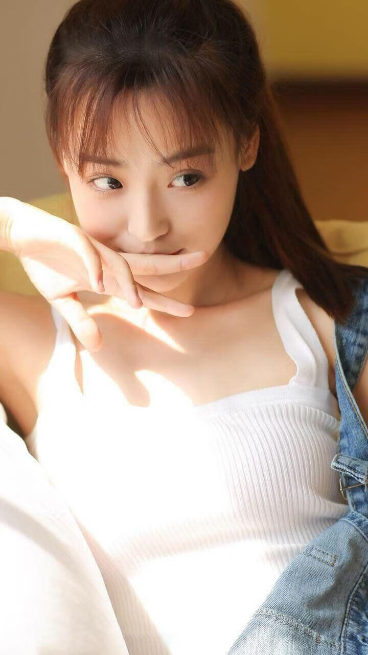 爱游戏体育APP下载-激烈足球对抗中球员技术高超，展现实力，足球对抗是什么意思