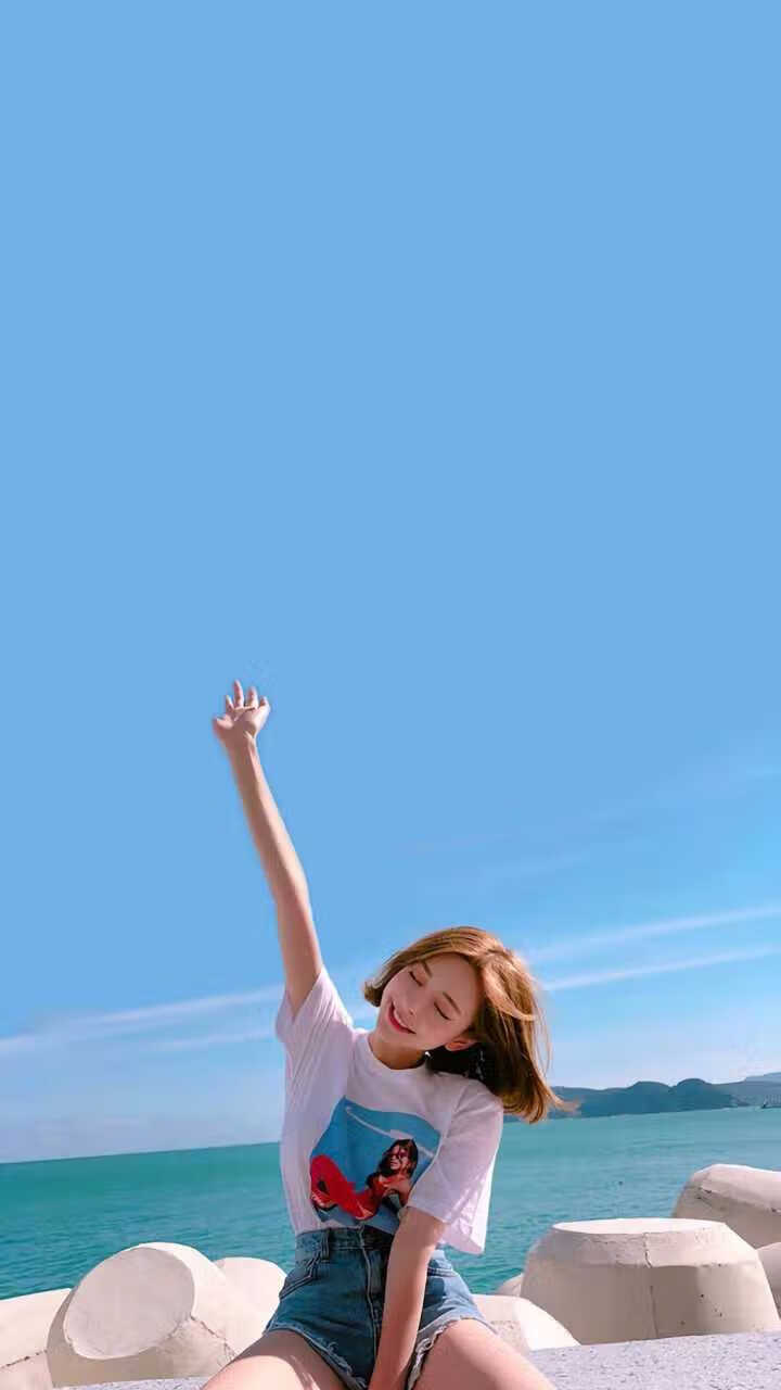 爱游戏官方-“快艇冲浪：东三叉湖赛场成为水上极限运动的标杆”