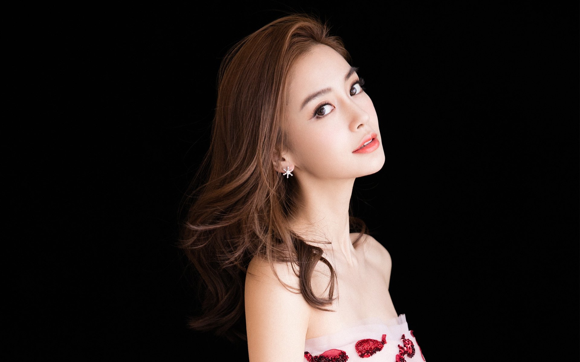 爱游戏娱乐-法甲冠军悬念：战术调整带来创新亮点，法甲冠军排名