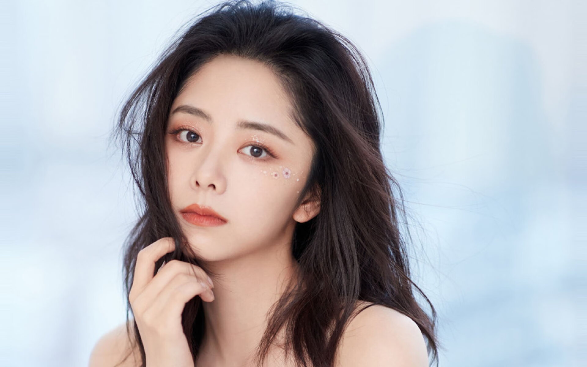 爱游戏娱乐平台-英超积分榜激烈碰撞，争冠悬念持续升温